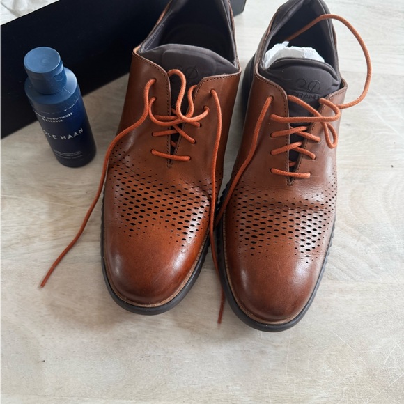 Cole Haan Men's 2.ZERØGRAND Laser Wingtip Oxford in British Tan/Java 11.5 - Picture 5 of 8